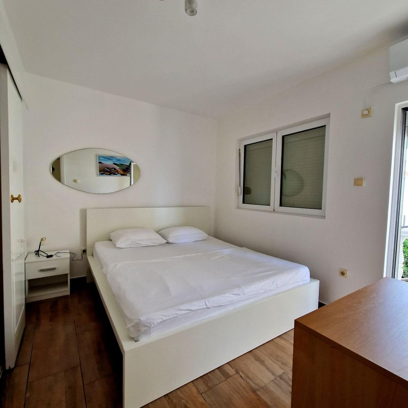 Hortus Apartments Sveti Stefan Exteriör bild